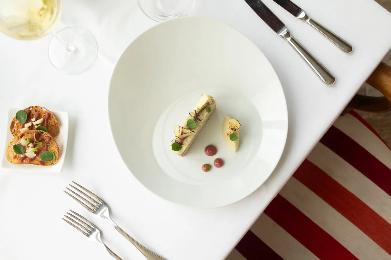 Fine dining at Zorvellianprestigehaven